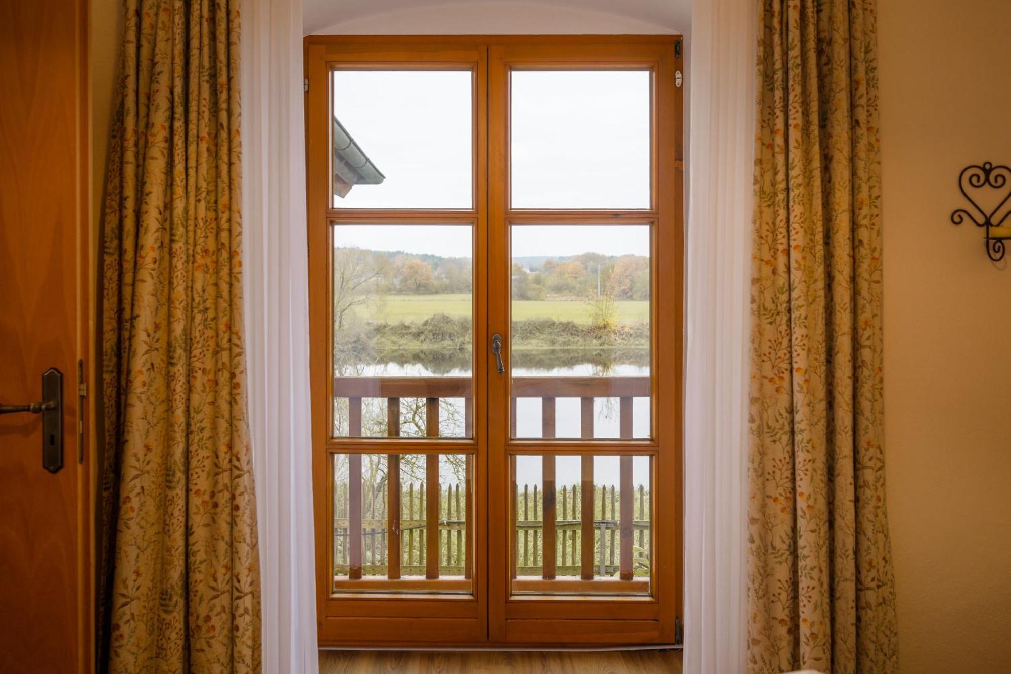 Urlaub Am Regen - Ferienhof Dirnberger Nittenau Extérieur photo